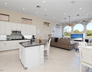 1901 Winding Oaks Way - Photo Thumbnail 3