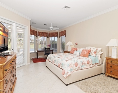 1901 Winding Oaks Way - Photo Thumbnail 9