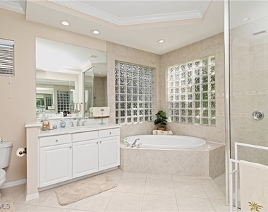 1901 Winding Oaks Way - Photo Thumbnail 10