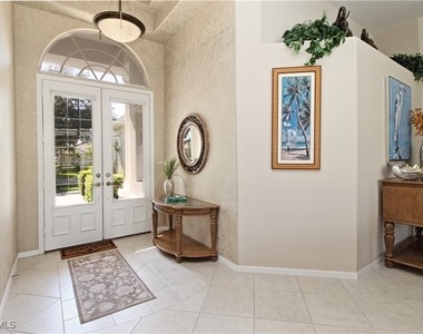 1901 Winding Oaks Way - Photo Thumbnail 5