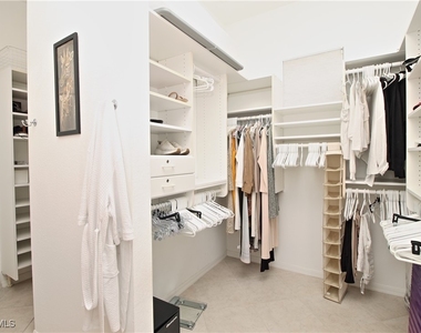 1901 Winding Oaks Way - Photo Thumbnail 11