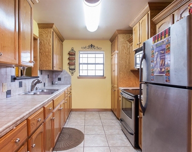 615 S F St - Photo Thumbnail 5