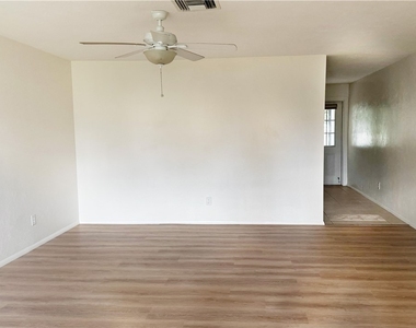 757 95th Avenue N - Photo Thumbnail 2
