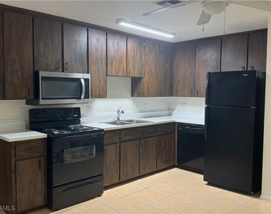 757 95th Avenue N - Photo Thumbnail 4