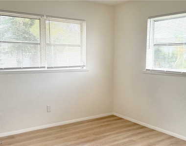 757 95th Avenue N - Photo Thumbnail 9