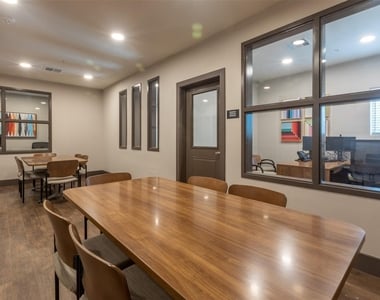 1515 Roosevelt Avenue - Photo Thumbnail 14