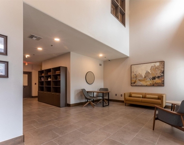 1515 Roosevelt Avenue - Photo Thumbnail 13