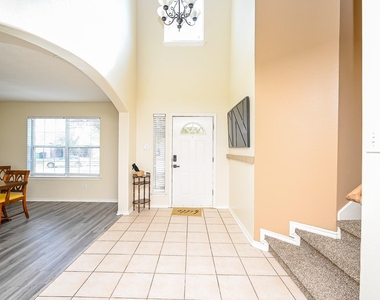 12122 Lucky Meadow Drive - Photo Thumbnail 3