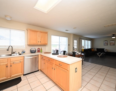 12122 Lucky Meadow Drive - Photo Thumbnail 17