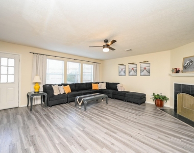 12122 Lucky Meadow Drive - Photo Thumbnail 6
