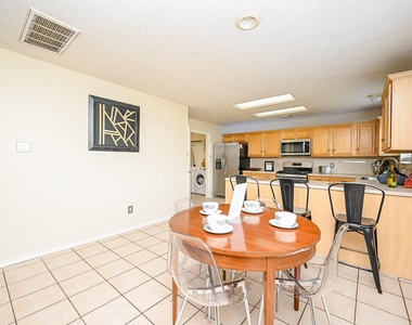 12122 Lucky Meadow Drive - Photo Thumbnail 10