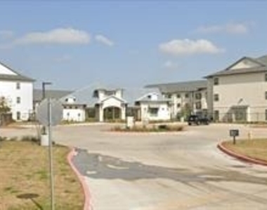 5502 Henderson St - Photo Thumbnail 5
