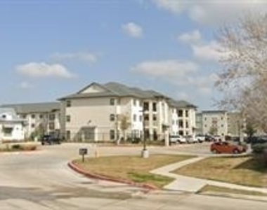 5502 Henderson St - Photo Thumbnail 4