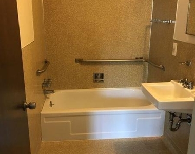 919 Sutton Drive - Photo Thumbnail 4