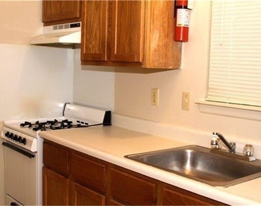 919 Sutton Drive - Photo Thumbnail 5