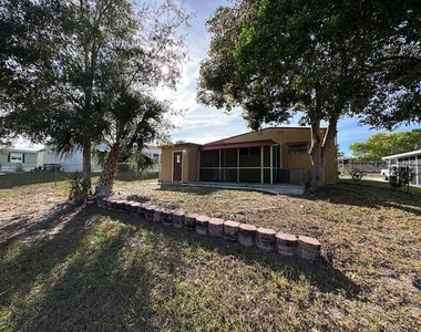 7402 Eastern Circle Drive - Photo Thumbnail 11