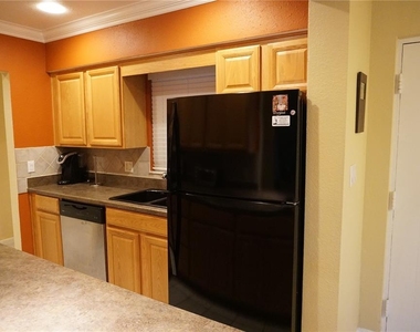 3753 46th Avenue S - Photo Thumbnail 9