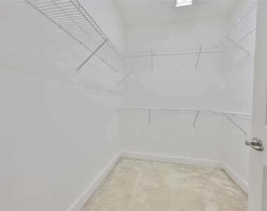 6207 Voyagers Place - Photo Thumbnail 17