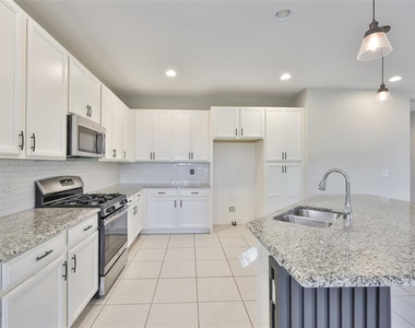 6207 Voyagers Place - Photo Thumbnail 11