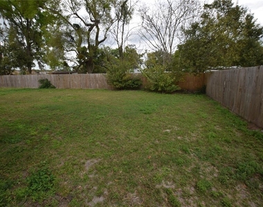 1031 Royal Palm Avenue - Photo Thumbnail 2