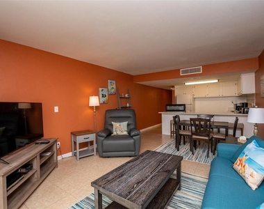 4849 Saxon Drive - Photo Thumbnail 4
