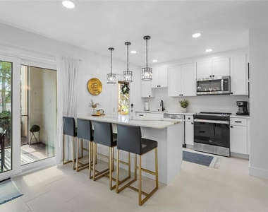 137 Avenida Messina - Photo Thumbnail 2