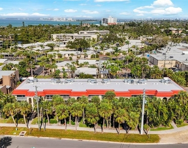 137 Avenida Messina - Photo Thumbnail 12