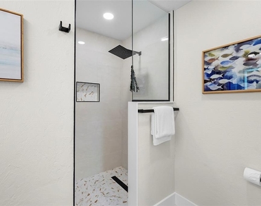 137 Avenida Messina - Photo Thumbnail 7