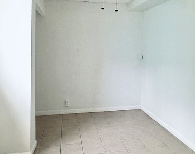 1447 Oxford Road Ne - Photo Thumbnail 7