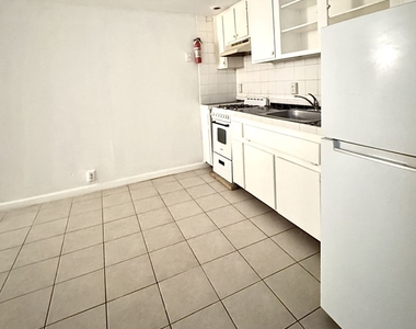 1447 Oxford Road Ne - Photo Thumbnail 1