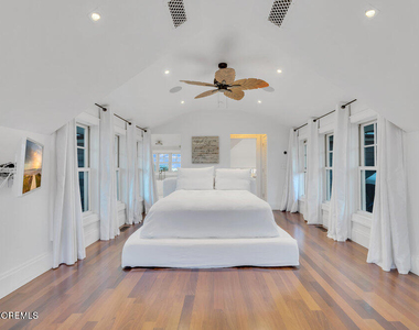 985 Ocean Avenue - Photo Thumbnail 18