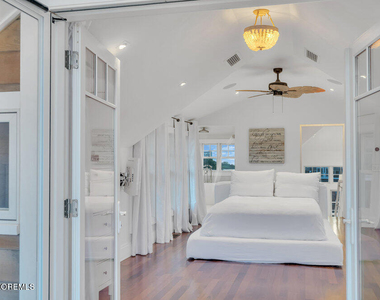 985 Ocean Avenue - Photo Thumbnail 80