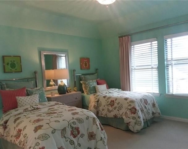 4717 Lathem Drive - Photo Thumbnail 3