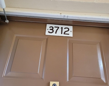 3712 N University Drive - Photo Thumbnail 14