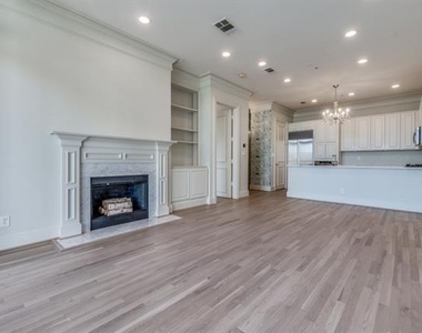 3535 Gillespie Street - Photo Thumbnail 5