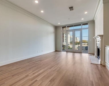 3535 Gillespie Street - Photo Thumbnail 3
