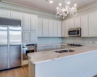 3535 Gillespie Street - Photo Thumbnail 10