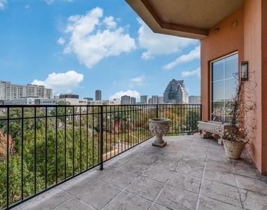 3535 Gillespie Street - Photo Thumbnail 6