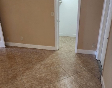 4150 Woodside Drive - Photo Thumbnail 7