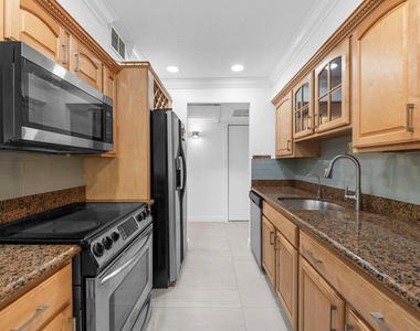 1515 E Broward Boulevard - Photo Thumbnail 6