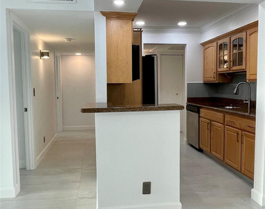 1515 E Broward Boulevard - Photo Thumbnail 4