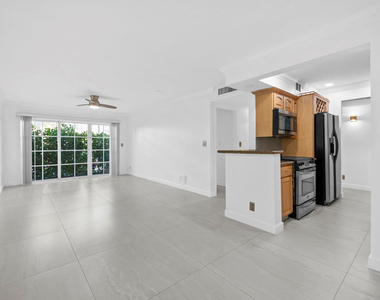 1515 E Broward Boulevard - Photo Thumbnail 2