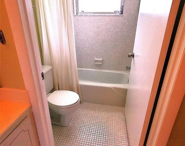 1152 Circle Drive - Photo Thumbnail 4