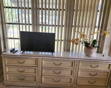 1152 Circle Drive - Photo Thumbnail 13