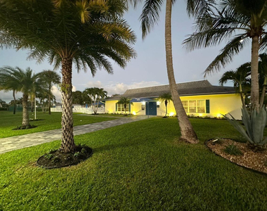 1152 Circle Drive - Photo Thumbnail 8