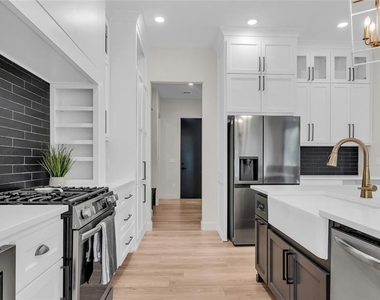 8913 Pear Street - Photo Thumbnail 8