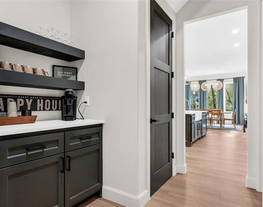 8913 Pear Street - Photo Thumbnail 9