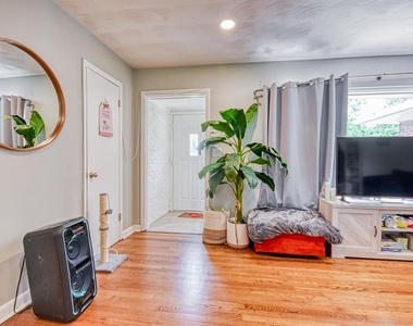 1205 Westlawn Drive - Photo Thumbnail 2
