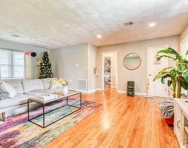 1205 Westlawn Drive - Photo Thumbnail 4