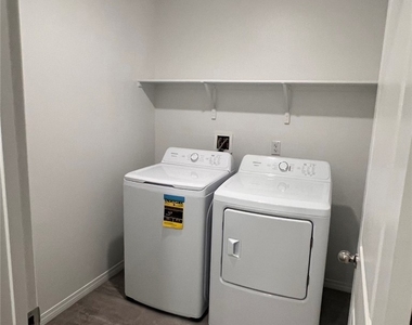 7440 Fig Grove - Photo Thumbnail 4